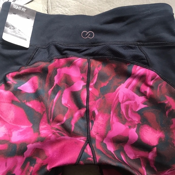 Calia floral Capri tights w mesh and calf cutouts - Picture 6 of 8